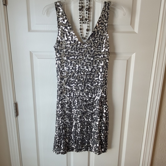 FARINELLI | Silver Sequin Dress - Small - Picture 1 of 7